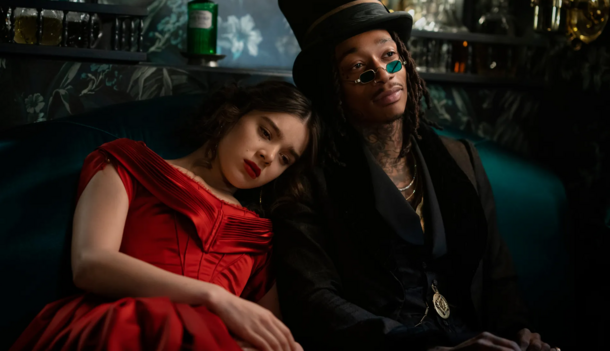 Fell in Love With Hailee Steinfeld in 'Sinners'? Check Out This 92%-Rated Historical Drama