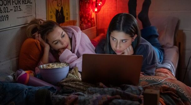 This New Netflix Black Comedy Wanted to Be a Teen Gem, but Turned Out to Be a Flop With 45% on RT