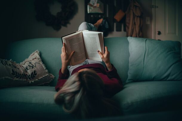 From 1 to 50: 5 Simple Daily Habits That Will Help You Read a Book a Week Without Stress