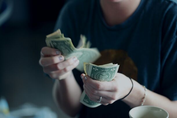 Money and Matrix Signs: The 5 Couples with Perfect Financial Compatibility