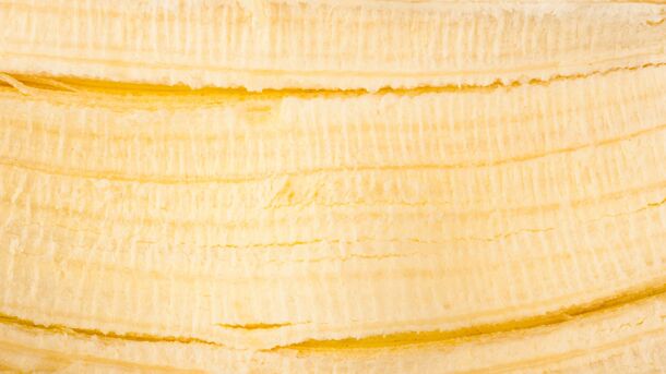 I blend banana peels with water once a week — my neighbors thought I'd lost it, until they saw what it does