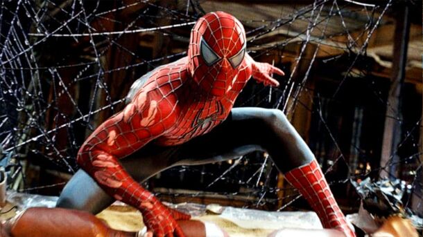 Sam Raimi Shamelessly Snatched This Iconic Spider-Man Scene From Batman Sam Raimi Shamelessly Snatched This Iconic Spider-Man Scene From Batman