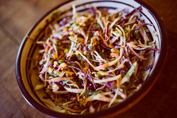 The Perfect BBQ Side: A 5-Minute Classic Coleslaw Recipe with a Creamy Homemade Dressing