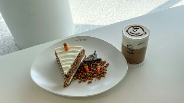 Skip the Bakery! Master the Ultimate Classic Carrot Cake with Velvety Cream Cheese Frosting