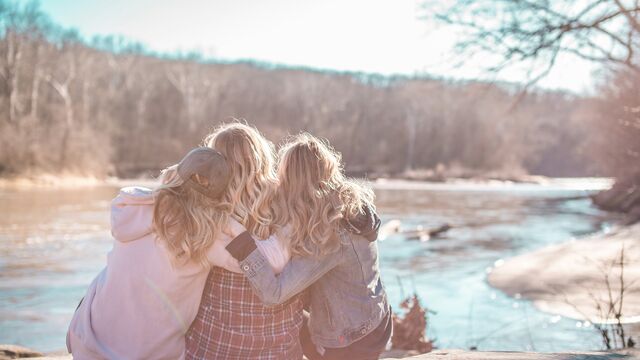 Making Friends After 40: The #1 Subconscious Block Holding Adults Back (And How Psychologists Say to Fix It)