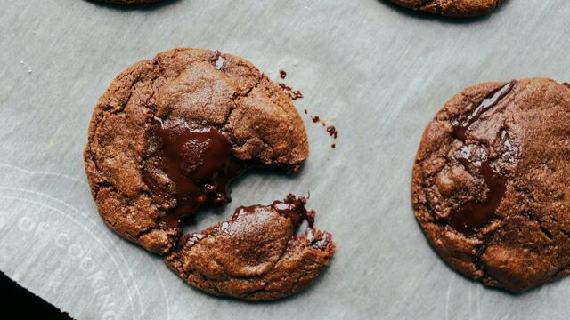 Melts in Your Mouth: The Ultimate Chocolate Cookie With a Dreamy Cream Filling