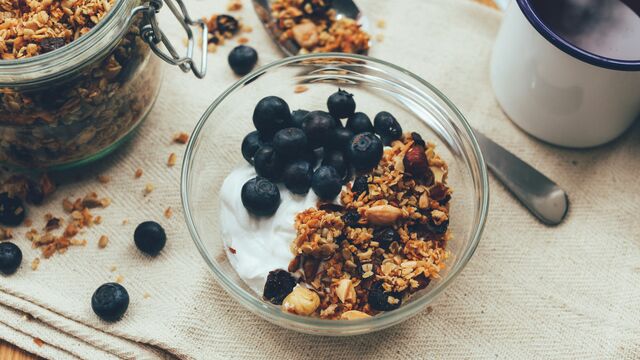 The Easiest Healthy Breakfast: Crunchy Homemade Granola in Minutes