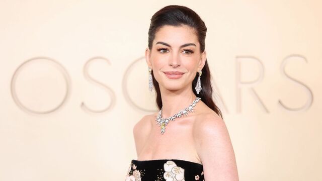 Anne Hathaway Says Cate Blanchett's Performance in This Historical Drama Is "Absolutely Extraordinary"