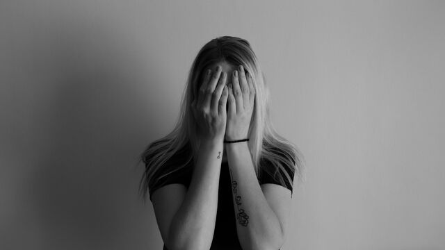 How to Handle Emotional Triggers: A Psychologist’s Guide to Staying Calm in Any Situation