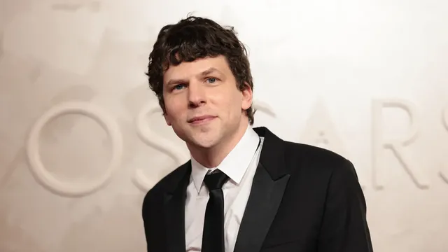 Jesse Eisenberg Was Forced to Reshoot This Wes Craven Movie – and It Still Only Got 16% on RT