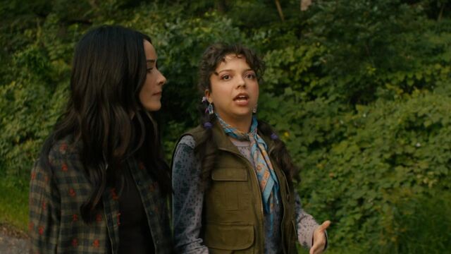 How old is Elaine from Best Medicine? Fans who grew up on Nickelodeon already know her face