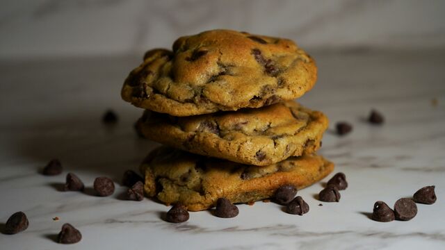 The Ultimate Chocolate Chip Cookies: How to Get That Perfect Soft & Chewy Texture