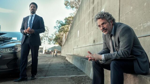 Missed Chris Hemsworth & Mark Ruffalo on the Same Screen? Watch This New Crime Thriller