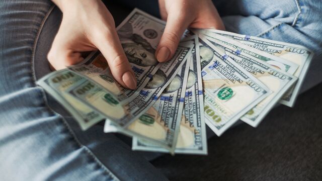 High Stakes, High Vibes: The 5 Zodiac Signs Who Love a Financial Gamble