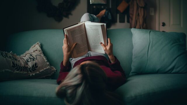 From 1 to 50: 5 Simple Daily Habits That Will Help You Read a Book a Week Without Stress