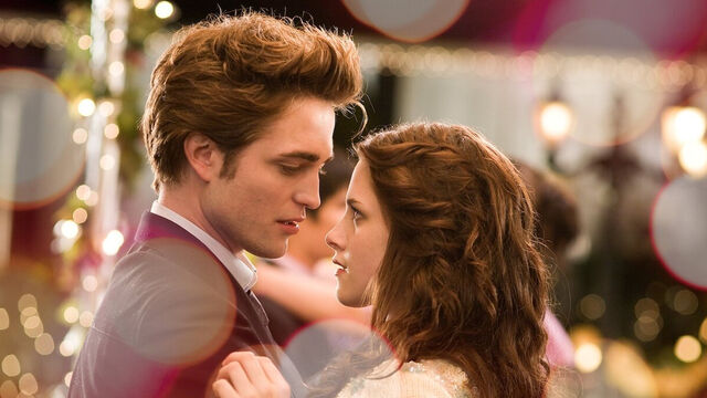 After Making $402M, 'Twilight' Director Slams Studio for Petty Gift: "They Gave Me a Box"