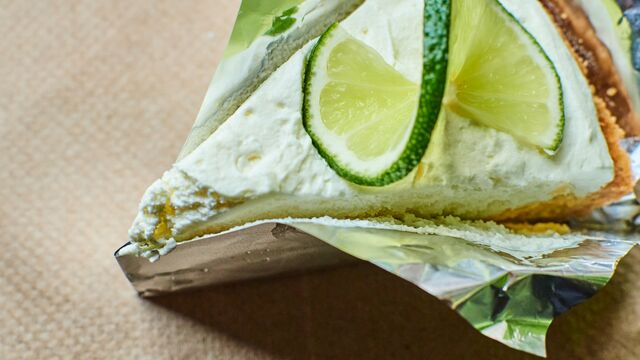 Just 5 Ingredients to Paradise: How to Make an Authentic Key Lime Pie at Home
