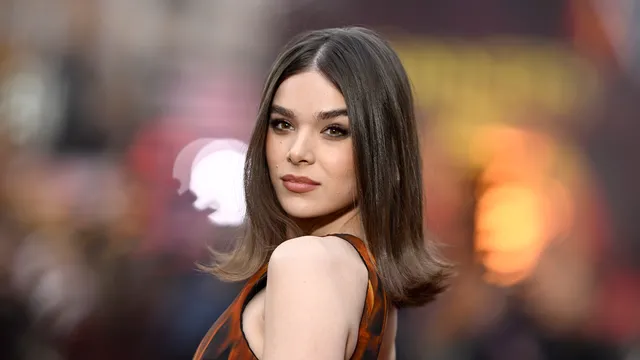 Hailee Steinfeld Reveals One of the Most Important Movies in Her Career: "It Changed My Life"