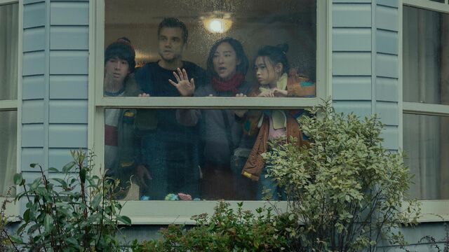 Netflix's #1 Movie Is a Dull Sci-Fi Disaster With a Dismal 27% on RT & a Stacked Cast