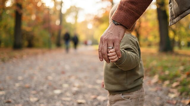You still apologize before you cry? That's one of 6 habits kids of emotionally cold parents never outgrow