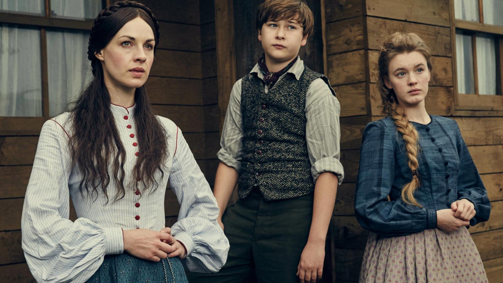 10 Light-Hearted Period Dramas to Watch Instead of Outlander - image 7