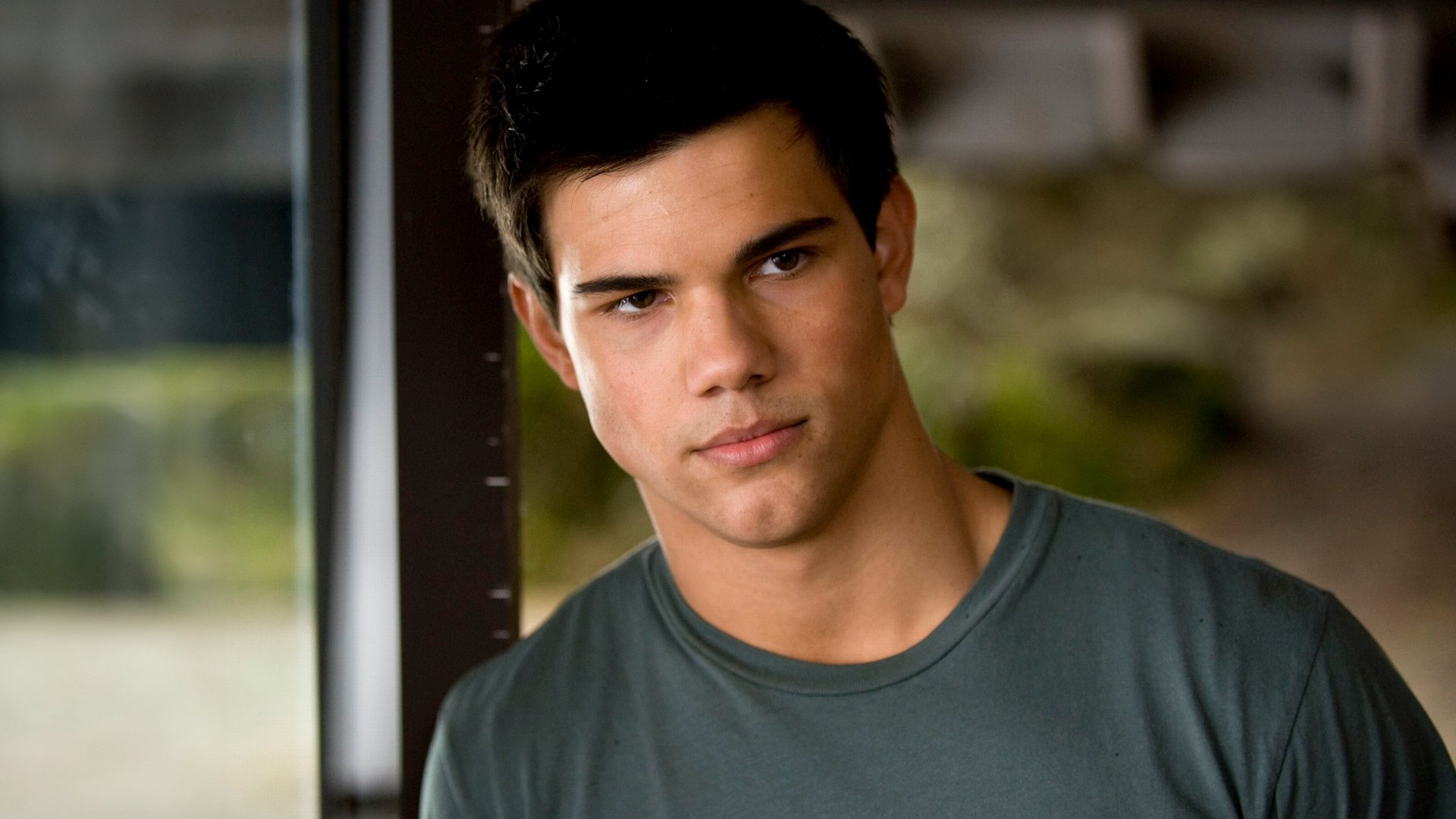 Twilight’s Star Taylor Lautner Ditched His Hollywood Career, Here’s Why - What Ethnicity Is Taylor Lautner? Twilight Star's Heritage Explained